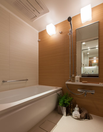 Bathing-wash room.  [bathroom] WA tub form and refreshing that is a combination of straight lines and semicircle gently wraps the body, It enhances more comfort at the time of bathing.