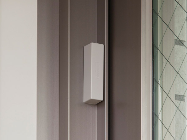 Security.  [Security Window Sensor] Installing a security sensor on the first floor dwelling unit and the part of the window of the roof balcony dwelling unit. To prevent the entry into the dwelling unit.