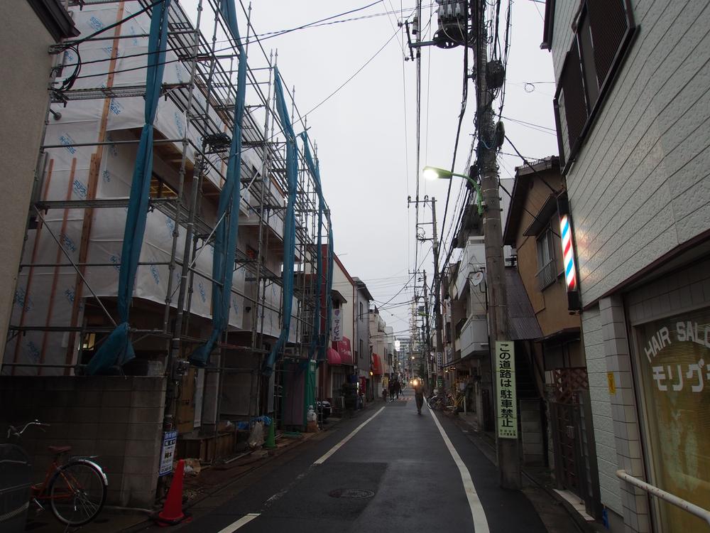 Local photos, including front road. Local (July 2013) Shooting