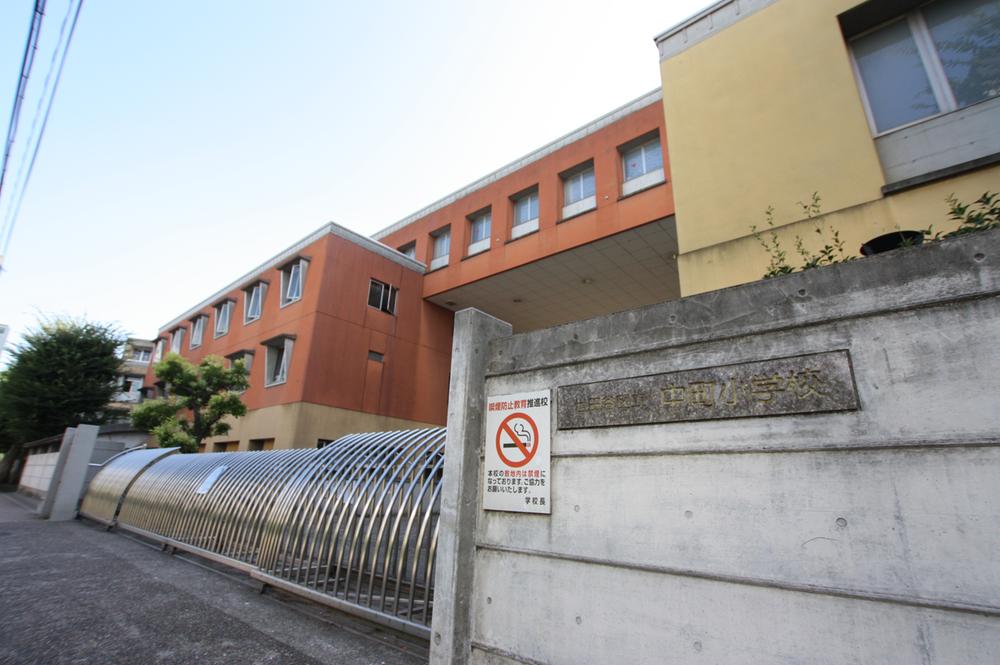 Primary school. 969m to Setagaya Ward Tamagawa Elementary School