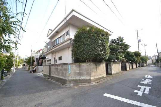 Local land photo. Local (1): the northwest corner lot