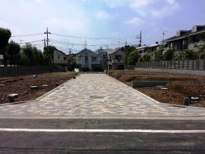 Local photos, including front road. It is the entire local photo