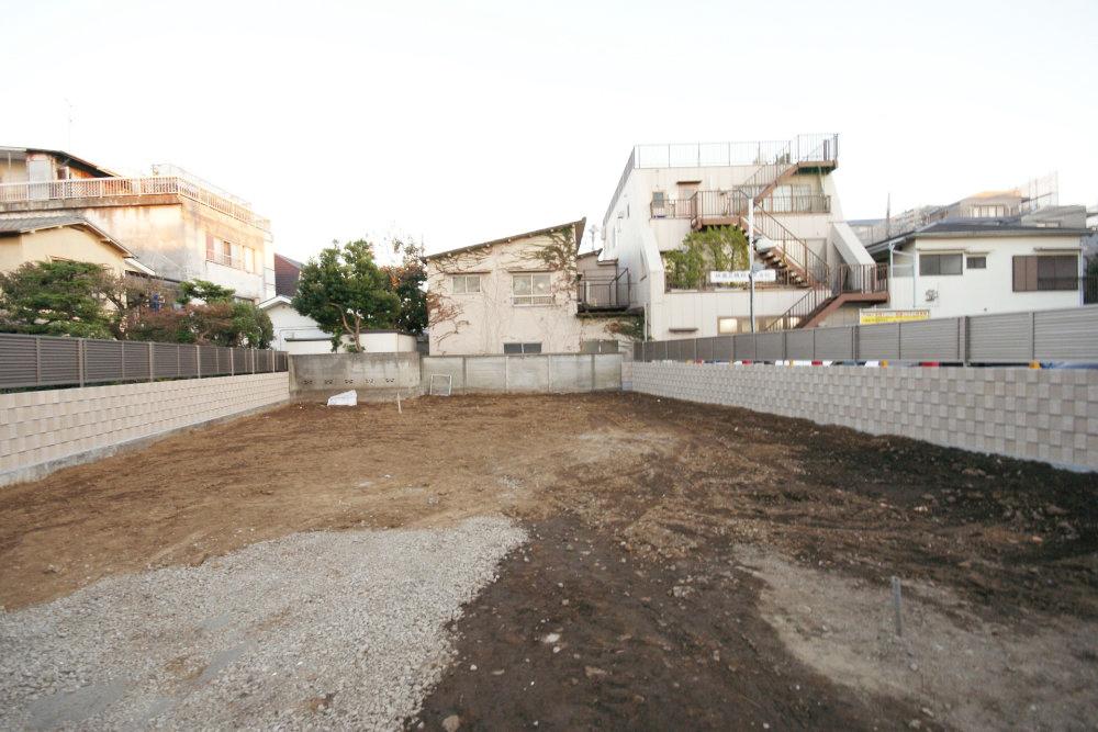 Local land photo. Please consult building plan