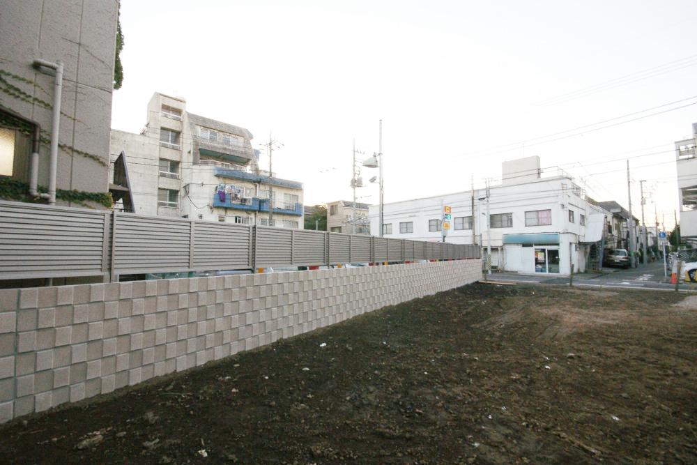 Local land photo. Also it has new fence of the adjacent land