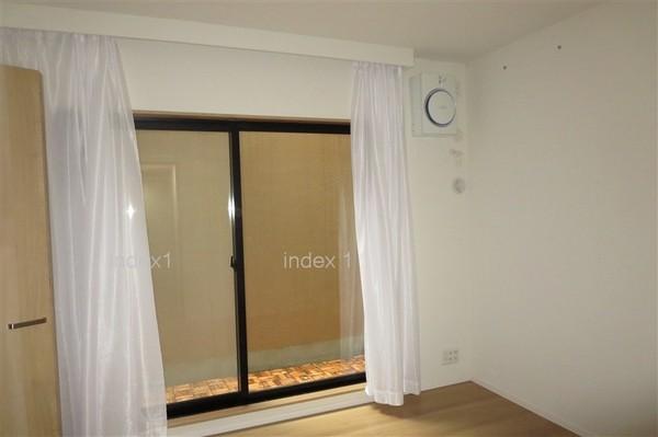 Non-living room. Floor plan of the entire room a 6 quires more leeway ・ It is with dryer