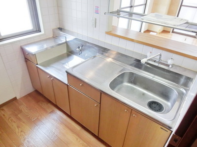 Kitchen. Two-burner stove is can be installed kitchen