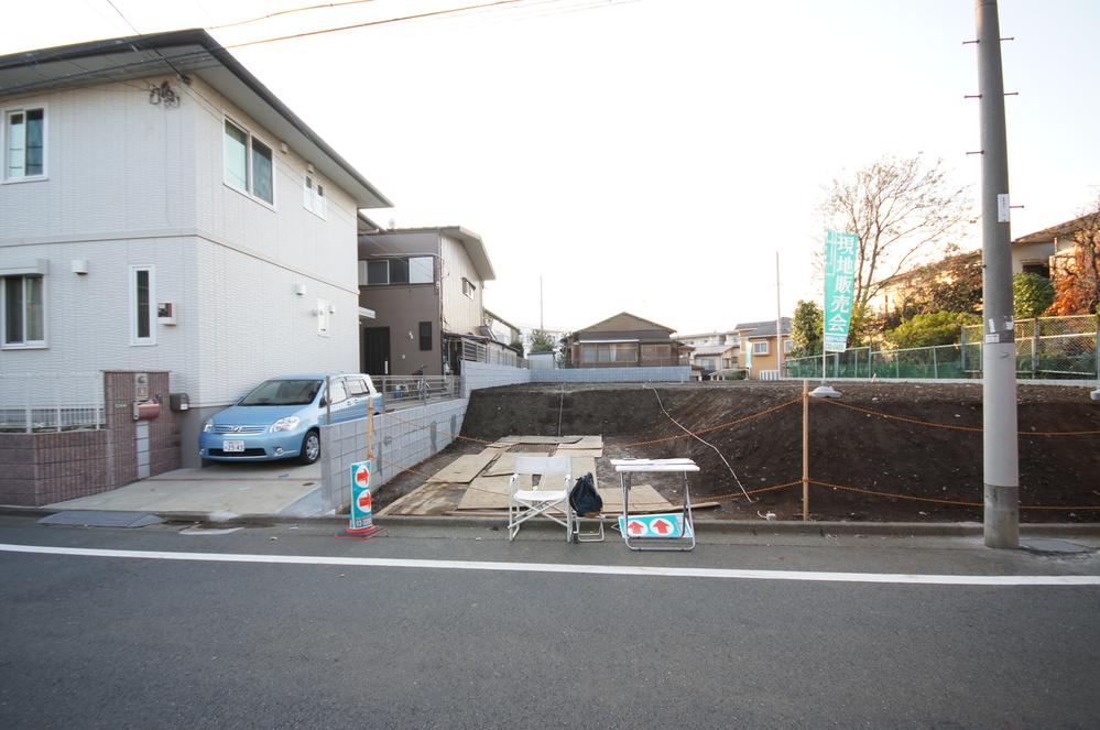 Local land photo. Keio Line "Shimotakaido" station 14 mins, Setagaya Line Tokyu "Matsubara" station a 10-minute walk, Keio Line "Shimotakaido" station a 15-minute walk. 3-wire is rich Listing to 3 stops available transportation of convenience. 