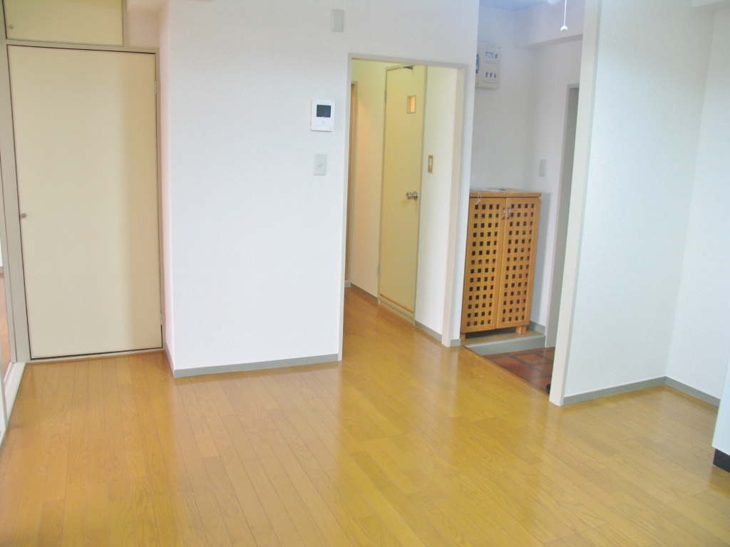 Other room space. ■ Spacious dining (another room image photo)