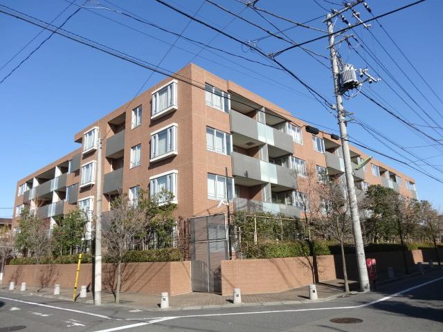 Local appearance photo. Local (12 May 2013) Shooting