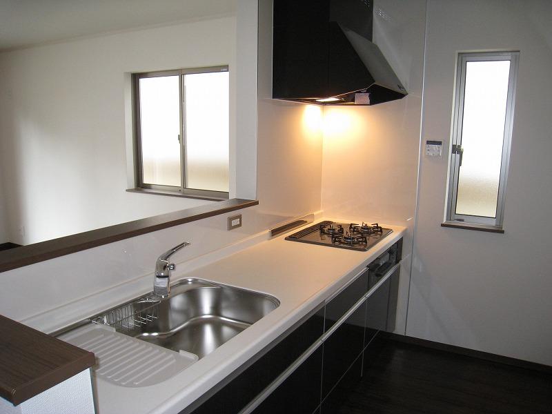 Same specifications photo (kitchen). Seller construction cases _ Kitchen