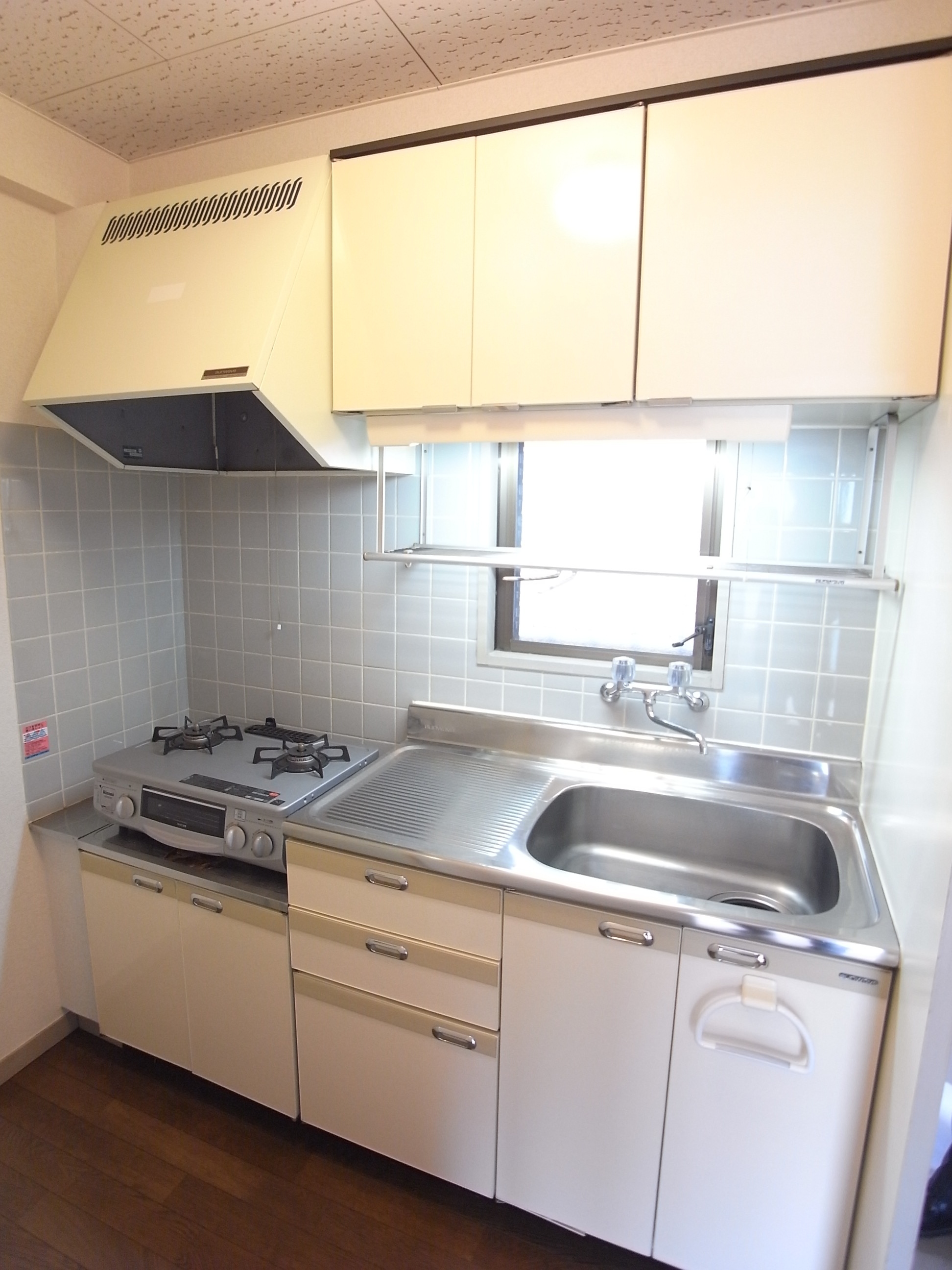 Kitchen. Two-burner gas stove with kitchen