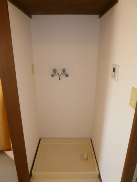 Other room space. Laundry Area ☆
