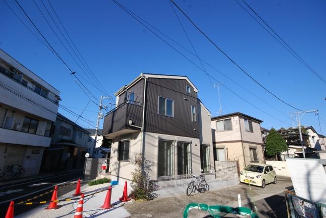 Local appearance photo. Touch key system entrance door ・ Firm also crime prevention measures, such as intercom with TV monitor