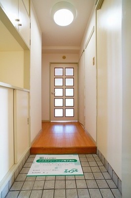 Entrance. ☆ Entrance of spread