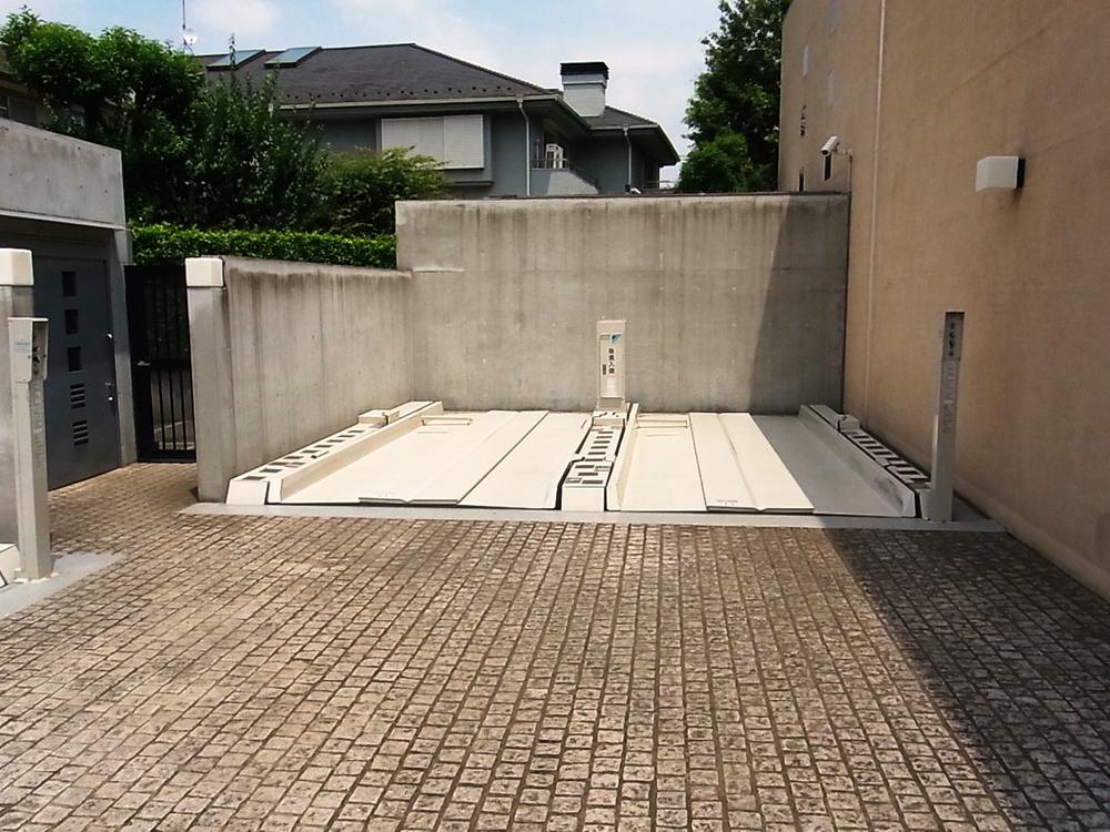 Parking lot. Parking Lot.