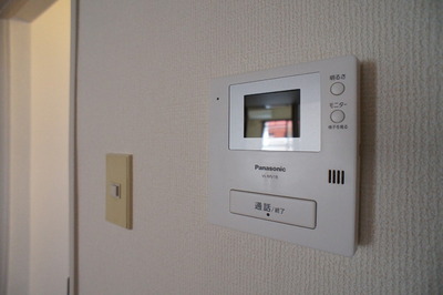 Security. Peace of mind can come suddenly visitors in with a TV monitor interphone equipped ◎