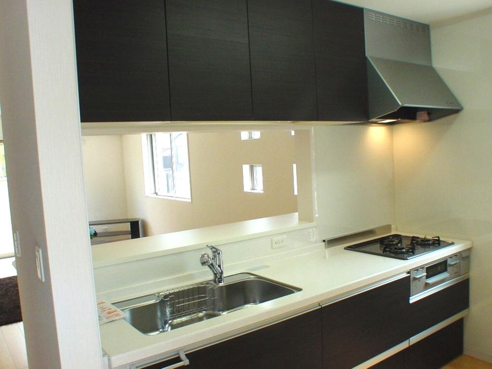 Same specifications photo (kitchen). Kitchen construction cases