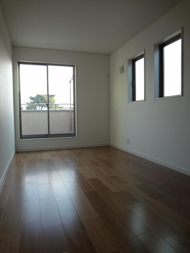 Same specifications photo (bathroom). Western-style construction cases