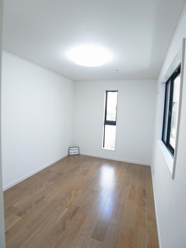 Same specifications photo (bathroom). Western-style construction cases