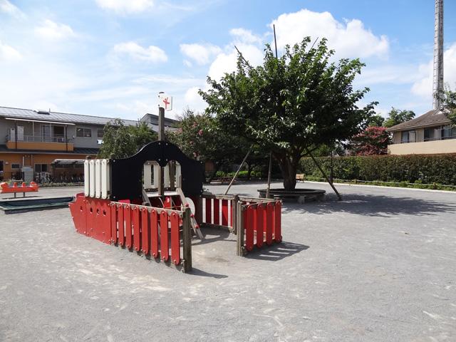 park. Municipal Soshigaya 80m up to 6-chome Square