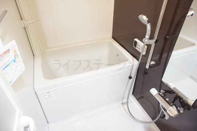 Bathroom. Local (December 20, 2013) Shooting