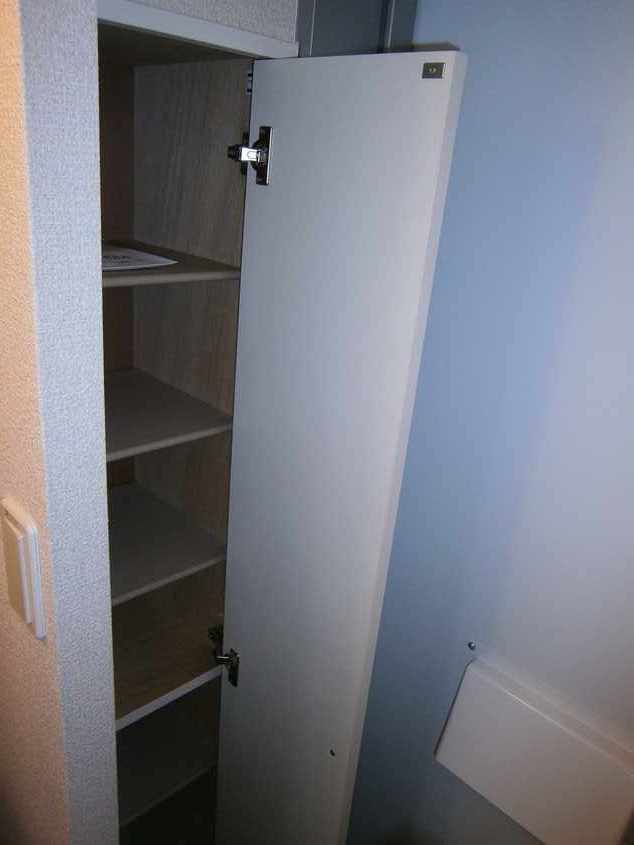 Receipt. Shoe box ※ This property photo of the same type