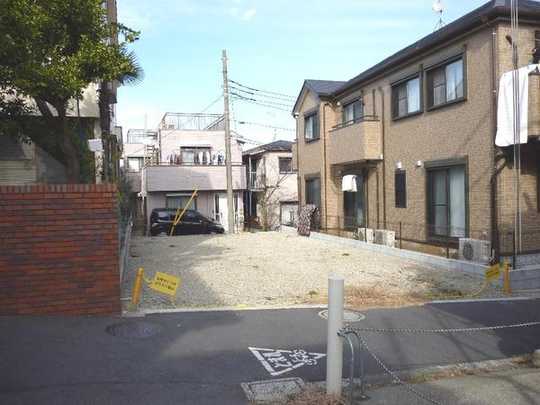 Local appearance photo. Local from the southeast side of the road (2013 April 15 shooting)