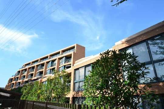 Local appearance photo. Building appearance