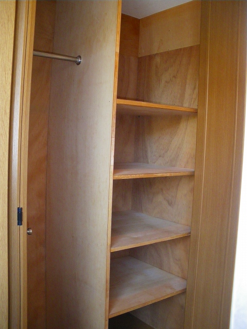 Receipt. Shoebox and closet