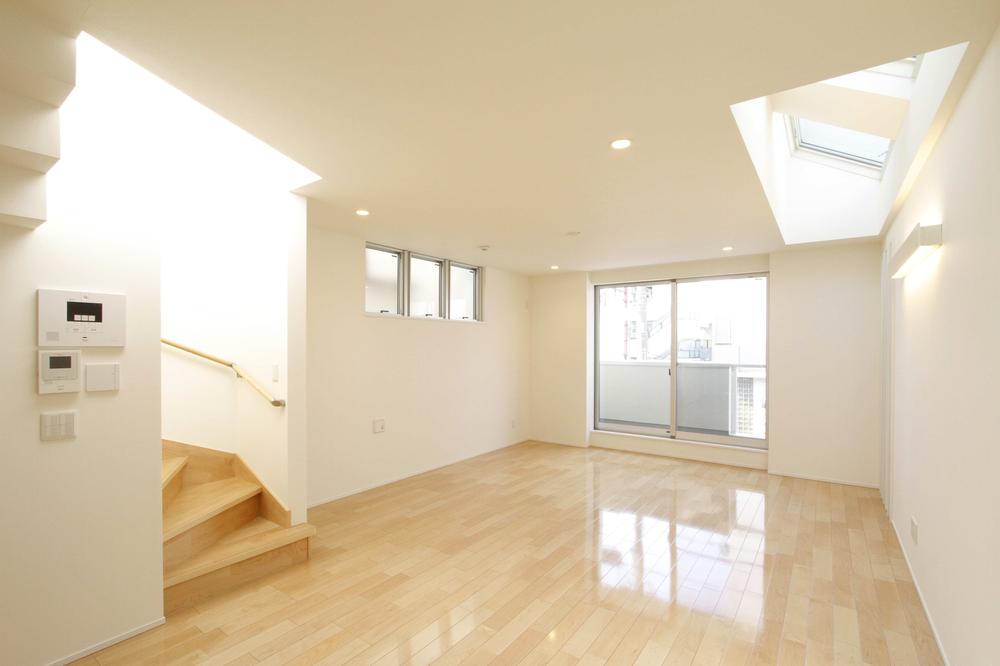 Same specifications photos (living)