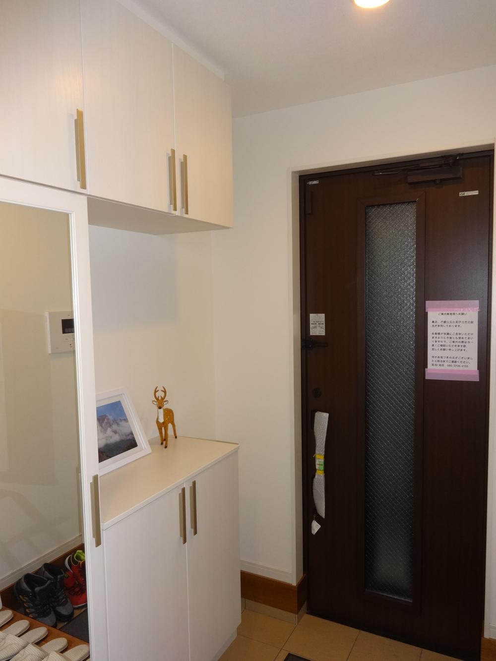 Entrance. Local (10 May 2013) Shooting