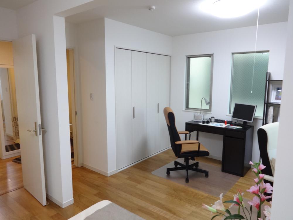 Non-living room. Indoor (10 May 2013) Shooting