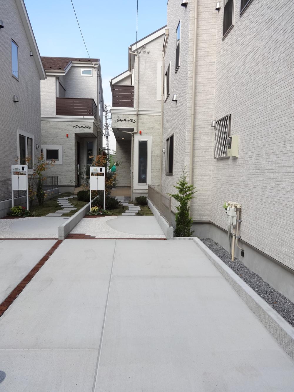 Parking lot. Local (10 May 2013) Shooting