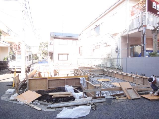 Local photos, including front road. Local (10 May 2013) Shooting