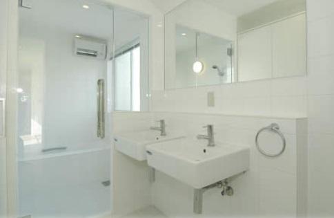 Same specifications photo (bathroom). Bathroom same specifications