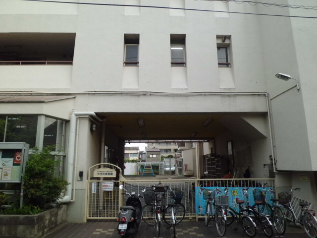 kindergarten ・ Nursery. Naomi nursery minute Garden vine (kindergarten ・ 215m to the nursery)