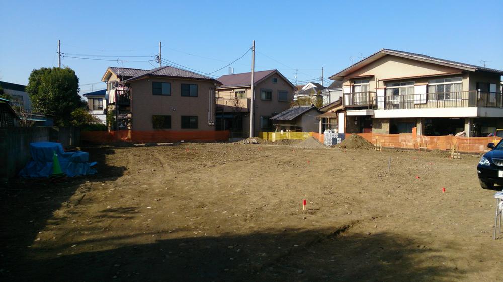 Local photos, including front road. Local (12 May 2013) Shooting