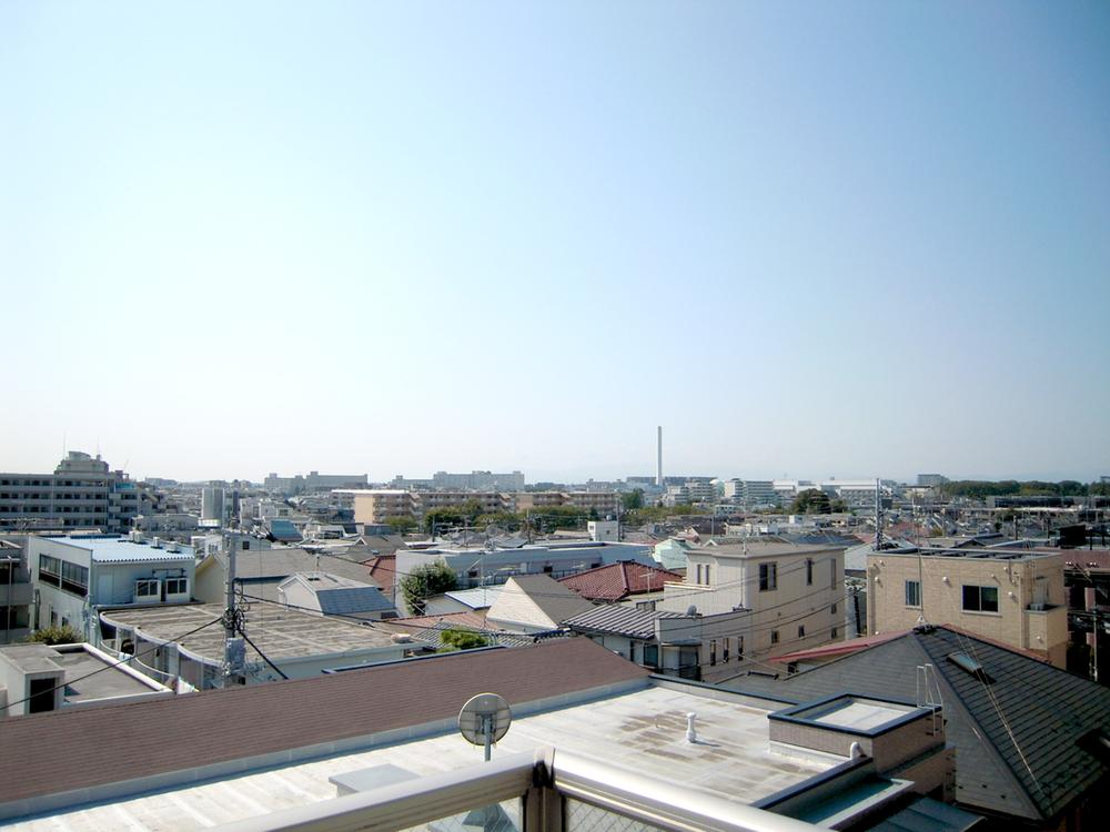 View photos from the dwelling unit. View from the balcony (December 2013) Shooting