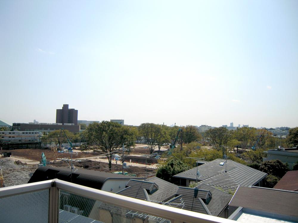 View photos from the dwelling unit. View from the balcony (December 2013) Shooting