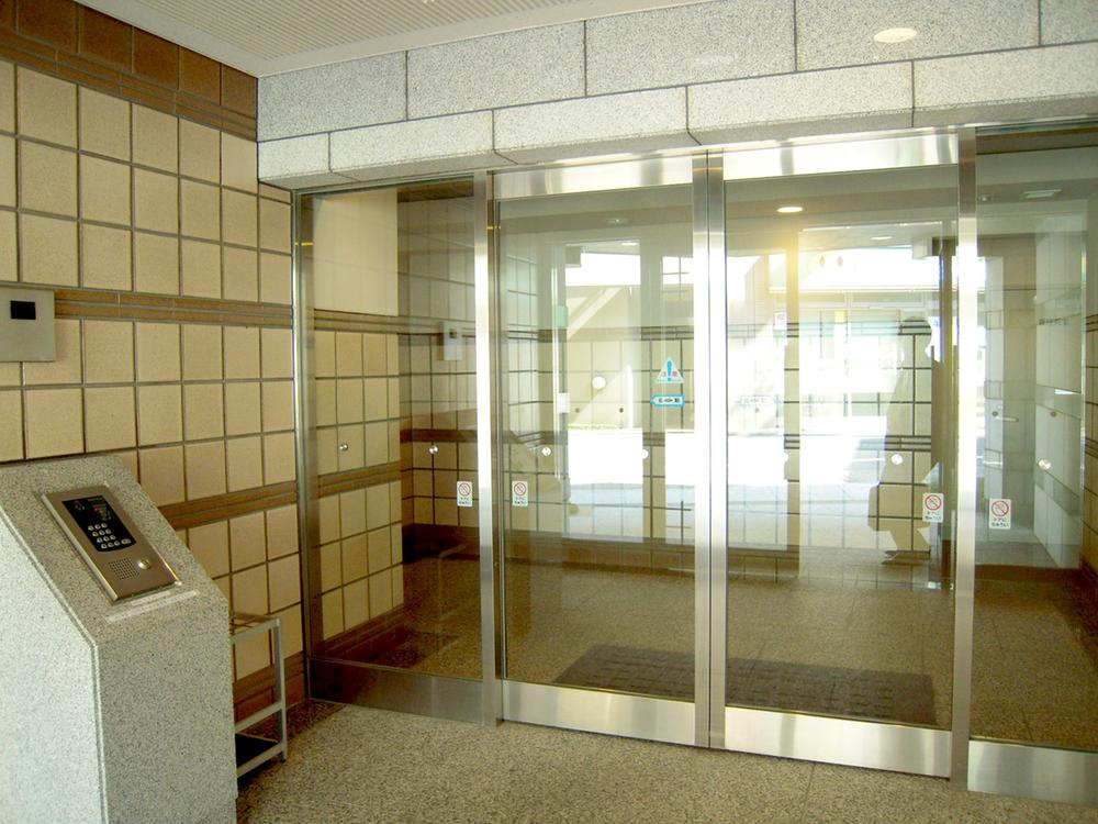 Entrance. Entrance (12 May 2013) Shooting