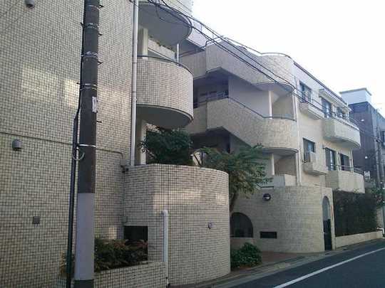 Local appearance photo. Exterior (1)
