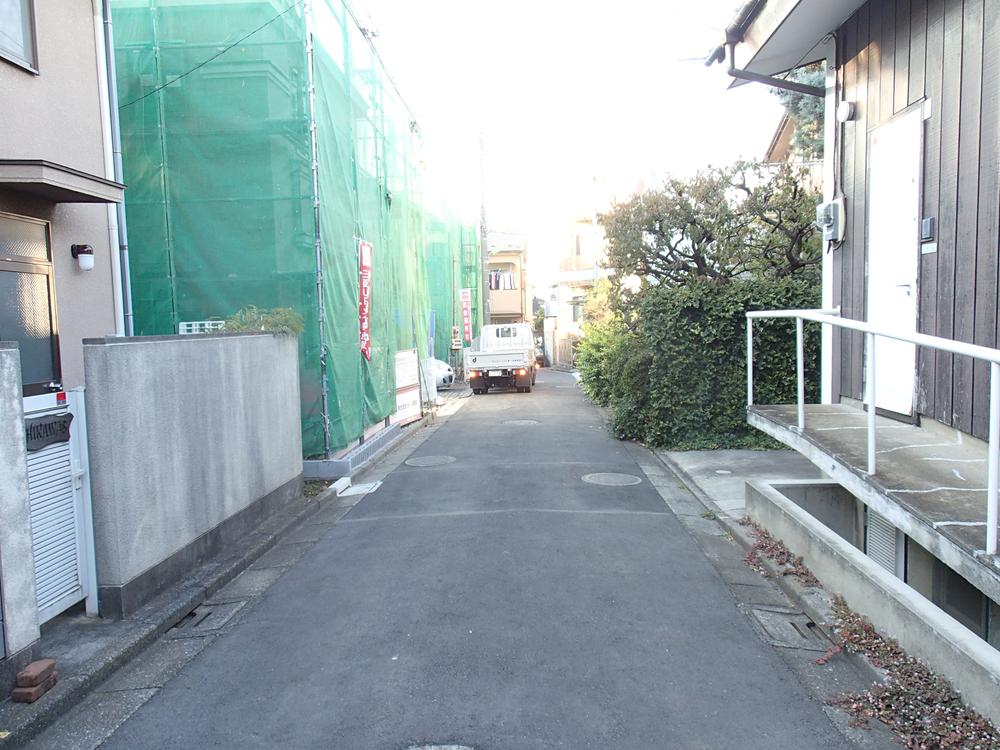 Local photos, including front road. Local (11 May 2013) Shooting