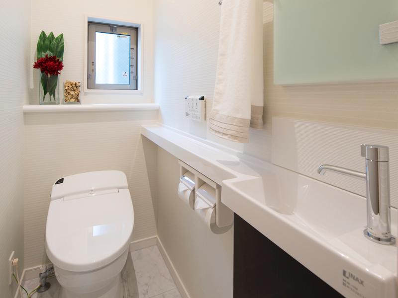 Other Equipment. Adopt a tank-less in all of the toilet. In the side counter-integrated, Wash-basin of the design and refreshing also standard equipment. 