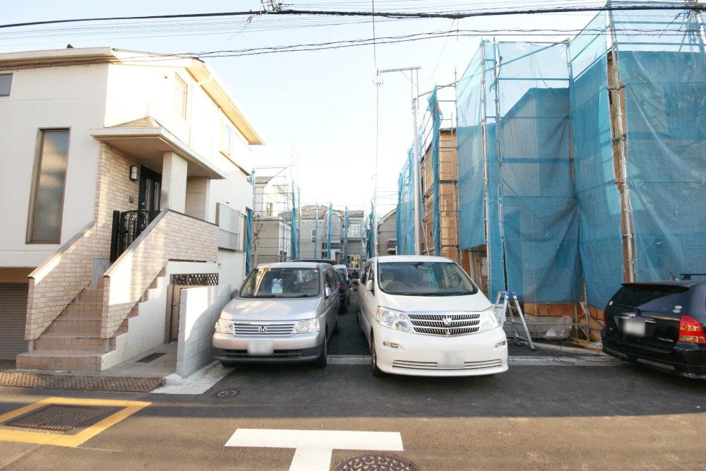 Local appearance photo. It will be in the photo from the front.