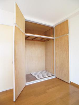 Receipt. Conditioned storage closet type! In larger storage is glad the room