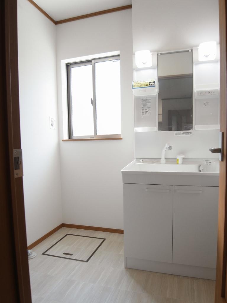 Same specifications photos (Other introspection). _ Vanity seller construction cases