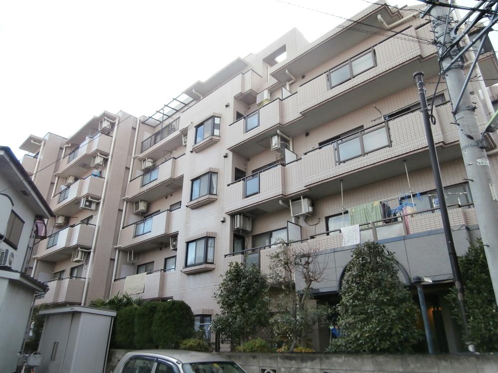 Local appearance photo. Local (12 May 2013) Shooting