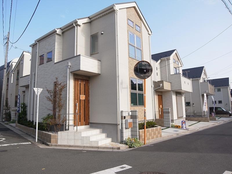 Local appearance photo