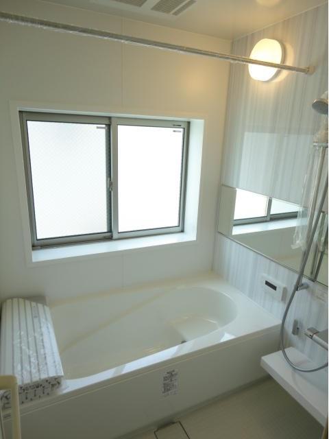 Same specifications photo (bathroom). Bathroom same specifications