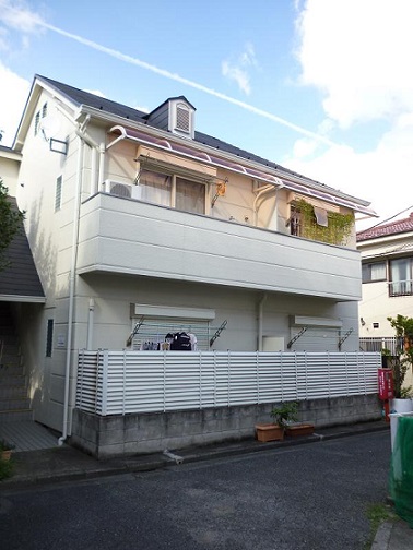 Building appearance. It is a quiet residential area 1